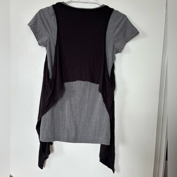 🎉4/30$🎉 Ardene Graphic Top - Size Small - Picture 5 of 5